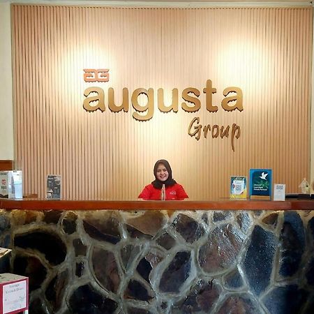 Augusta Sukabumi Hotel מראה חיצוני תמונה