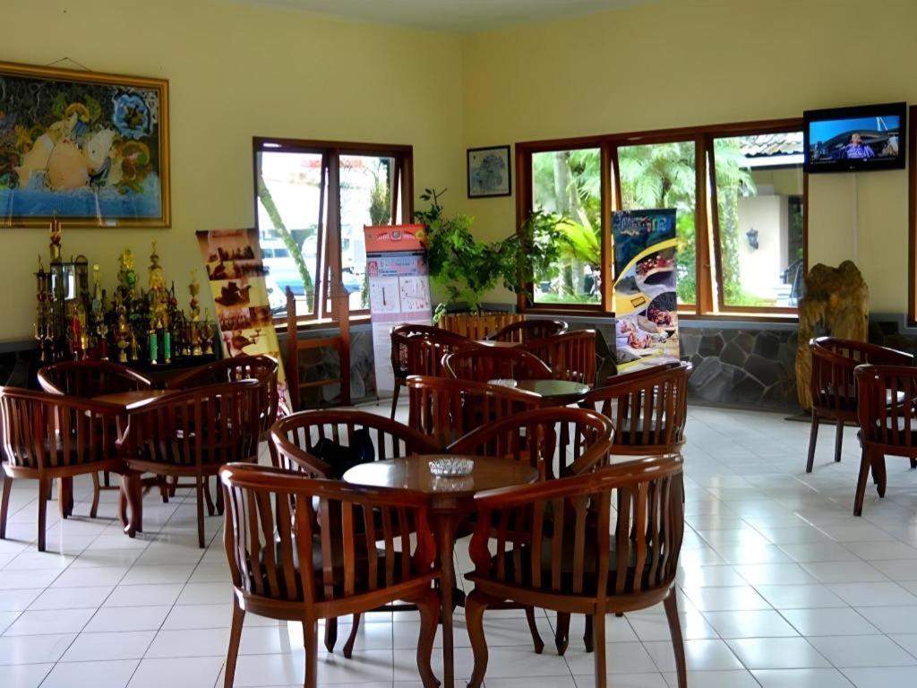Augusta Sukabumi Hotel מראה חיצוני תמונה
