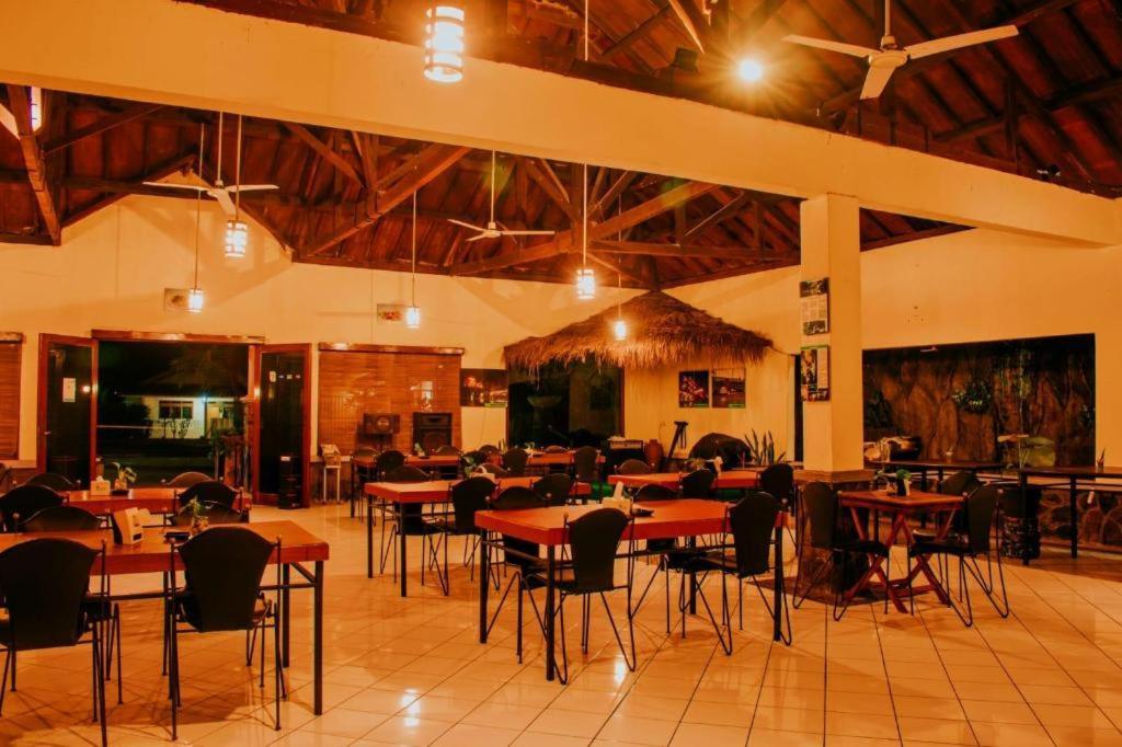 Augusta Sukabumi Hotel מראה חיצוני תמונה