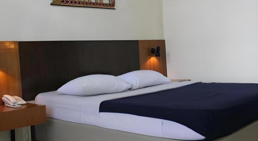 Augusta Sukabumi Hotel מראה חיצוני תמונה
