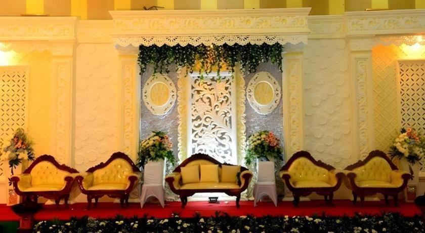 Augusta Sukabumi Hotel מראה חיצוני תמונה