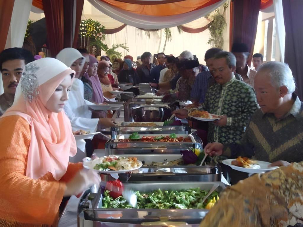 Augusta Sukabumi Hotel מראה חיצוני תמונה