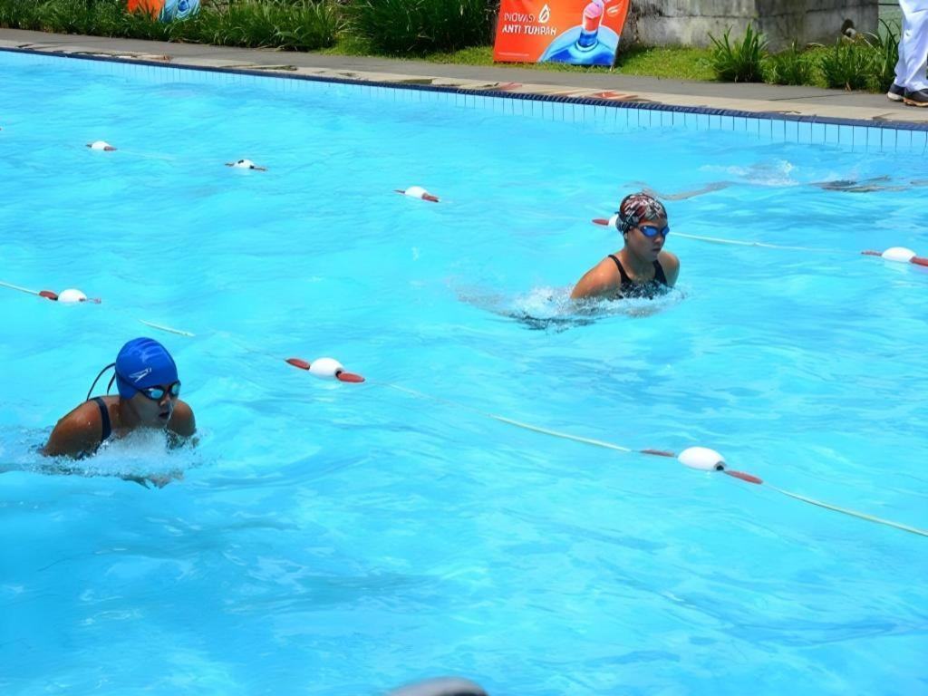 Augusta Sukabumi Hotel מראה חיצוני תמונה