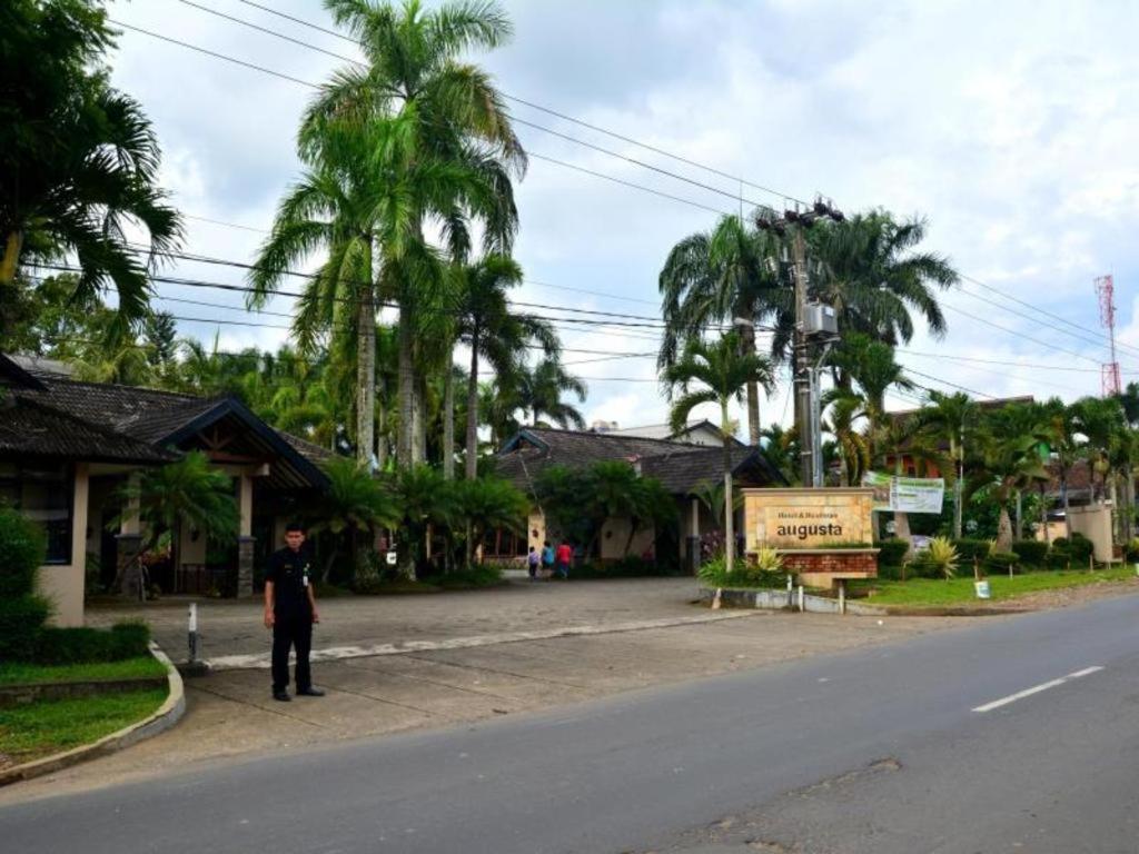 Augusta Sukabumi Hotel מראה חיצוני תמונה