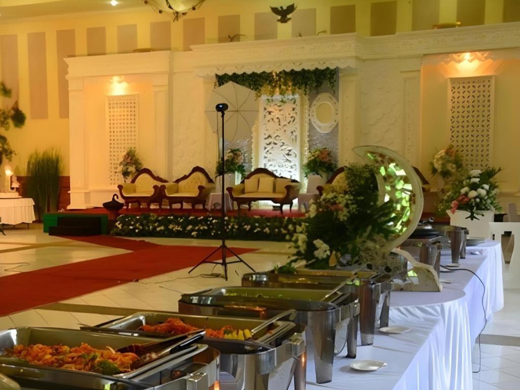 Augusta Sukabumi Hotel מראה חיצוני תמונה