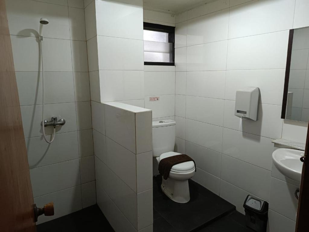 Augusta Sukabumi Hotel מראה חיצוני תמונה