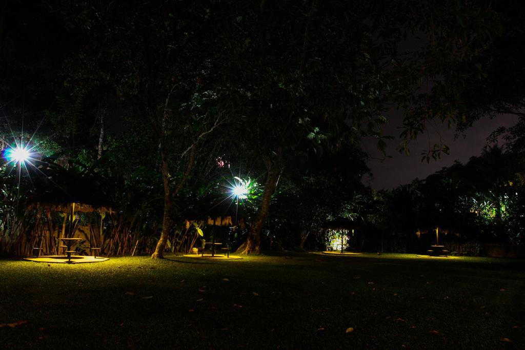 Augusta Sukabumi Hotel מראה חיצוני תמונה